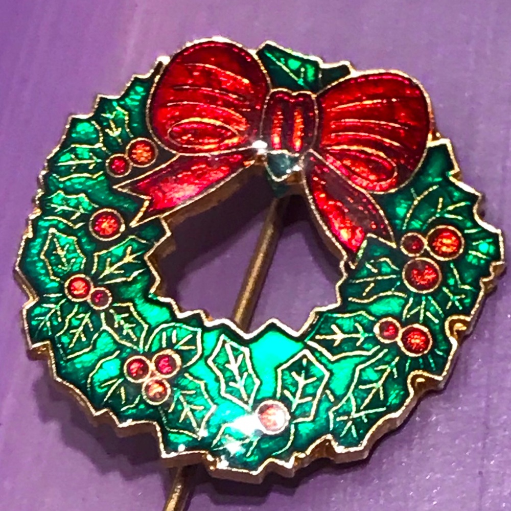 Vintage Christmas Wreath Hat Pin MINT RARE